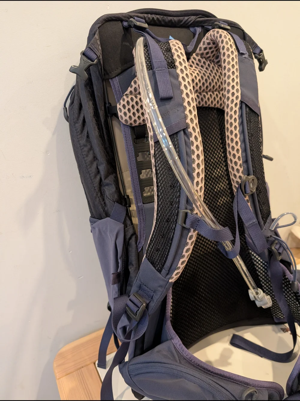 Osprey New Mira 22 2.5L Hydration Travel Blue GreyBackpack Hiking Gorpcore *Flaw